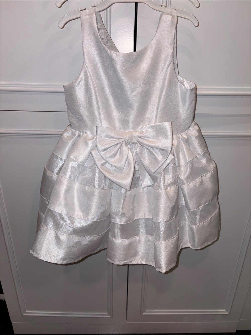 Zunie White Satin Bow Tiered Party Dress